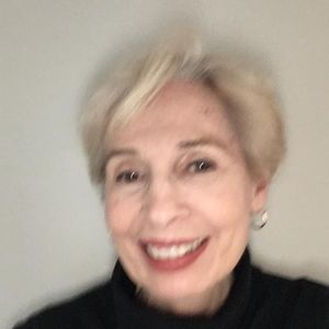 Meet your Posher, Lois